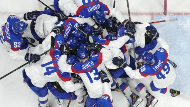 479694_beijing_olympics_ice_hockey_48030 28697c570dd242e390d1efb31c3910a7 676x450.jpg