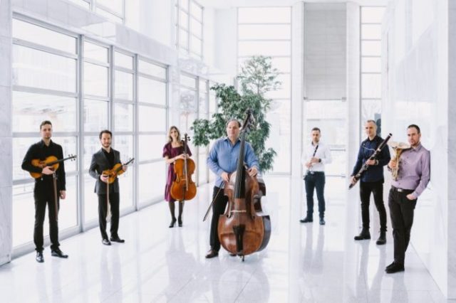 479730_ensemble varietas 676x450.jpg