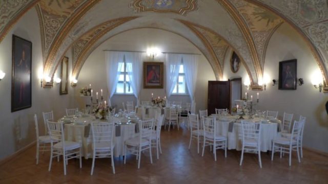 480232_erbova_sala_fintice_1 676x451.jpg