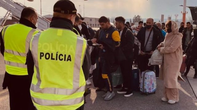 480837_policia repatriacia slovensko zahranicie utecenci z ukrajiny e1646326600618 676x528.jpg