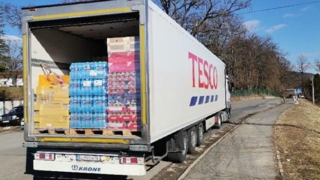480880_kamion tesco_pomoc ubla 676x422.jpg
