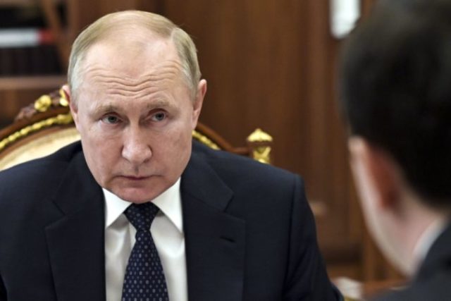 482463_vladimir putin 4 676x451.jpg