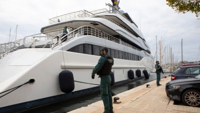 482802_spain_u.s._oligarchs_yacht_sanctions_04567 48f8f3ac24c04837a55a90f0624b6e7b 1 676x451.jpg