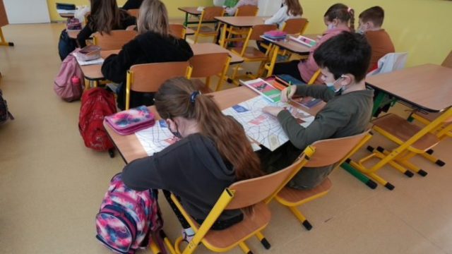 483012_pp_deti v skole1 676x473.jpg