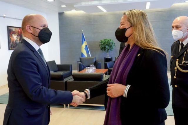 483361_nad 676x451.jpg