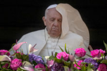 483570_aptopix_vatican_pope_easter_sunday_17879 e3ac4016662e468bbc8a4fd5b5bf7238 676x451.jpg