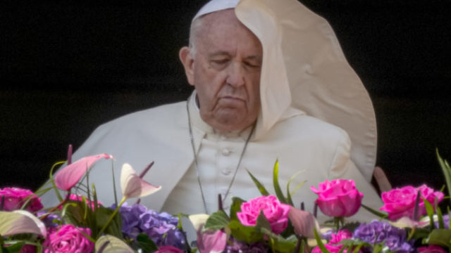 483570_aptopix_vatican_pope_easter_sunday_17879 e3ac4016662e468bbc8a4fd5b5bf7238 676x451.jpg