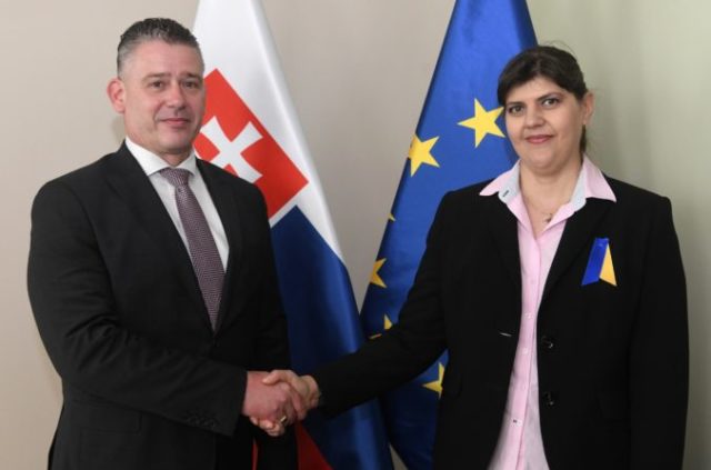 483846_roman mikulec laura codruta kovesiova hlavna europska prokuratorka 676x447.jpg