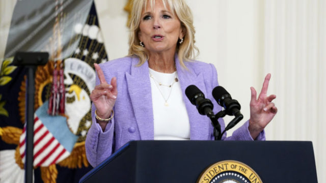 484494_jill_biden_95350 ef1bc52853bb44199f67a6a626a33303 676x478.jpg