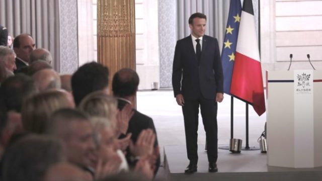 484902_macron 676x450.jpg