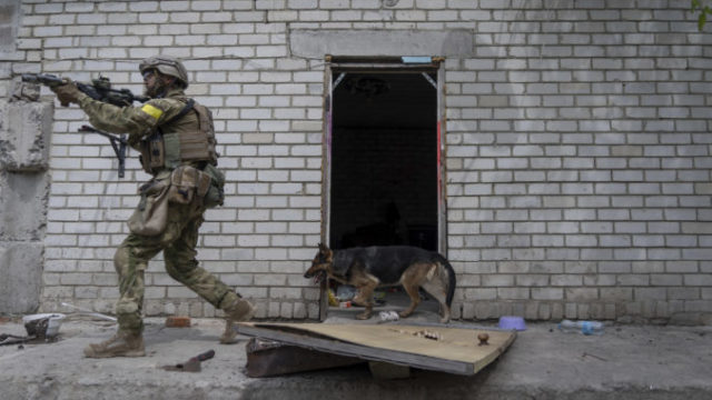 485388_aptopix_russia_ukraine_war_32840 1bd299b417bc4bdaaa7e1c16405f809c 676x452.jpg