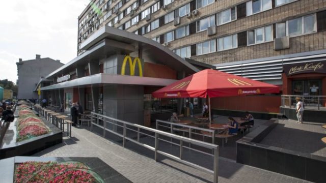 485476_mcdonalds moskva 676x451.jpg