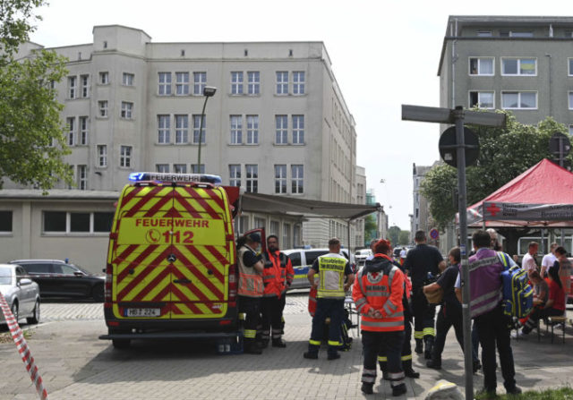 485707_germany_school_attack_04651 facfa42d0f9b42ef84effb8d1e91e1ff 676x472.jpg