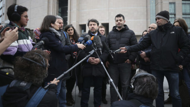 486464_turkey_activist_trial_51647 522b3f1f6fe0400e8c1c02ed0229ef56 676x443.jpg