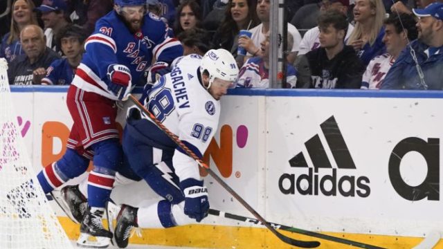 486713_barclay goodrow michail sergacov nhl play off new york rangers tampa bay lightning 676x451.jpg