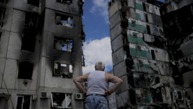486736_aptopix_russia_ukraine_war_91206 1e4f084402c2416c8c96466a1b9c7390 676x451.jpg