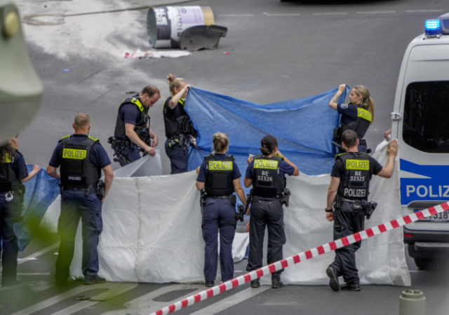 487024_aptopix_germany_car_crash_63999 edc33a3454704636b8416ac1886f3fe2 676x475.jpg