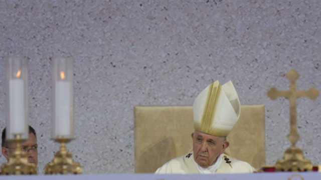 487130_pope_slovakia_94535 01705fb8837942f9bb87afc6c71d460f 676x451.jpg