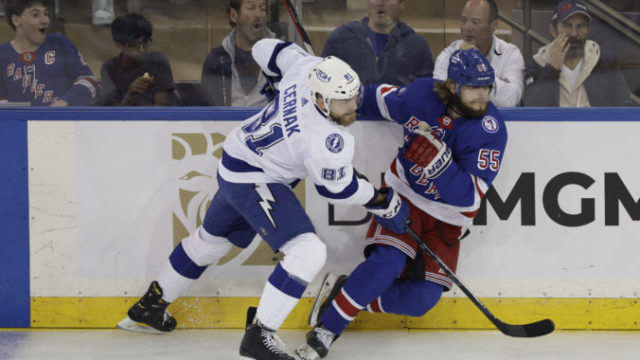 487184_lightning_rangers_hockey_50016 b0f873f6dca142b5ace05f76a66314af 676x451.jpg