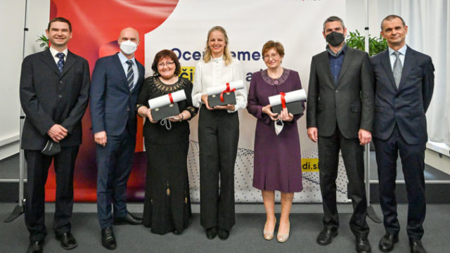 487362_finalistky ceny dionyza ilkovica 2021 676x451.jpg