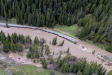 487390_yellowstone_national_park flooding_25169 9a97ddf36cec44e48f034a492531e584 676x451.jpg
