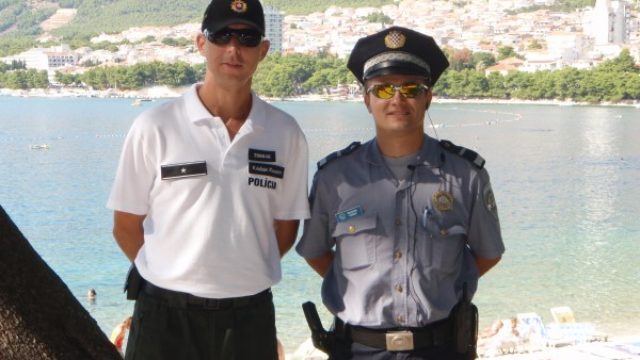 487436_policia policajt slovensky v chorvatsku pomoc.jpg