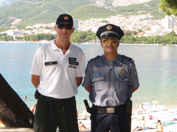 487436_policia policajt slovensky v chorvatsku pomoc.jpg
