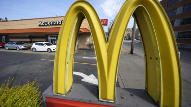 487498_mcdonalds_russia_04429 ceb7e0f957944493bc61f22db1f687a3 676x451.jpg