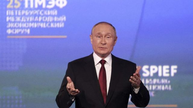 487554_russia_economic_forum_33429 e733178b922946b98ef36489c16dc1c0 676x451.jpg