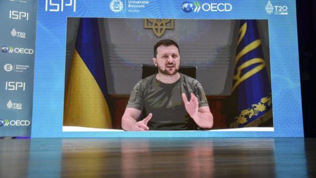 487811_volodymyr zelenskyj 2 676x451.jpg