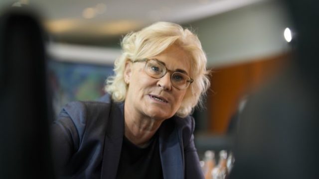 487815_christine lambrechtova 676x451.jpg