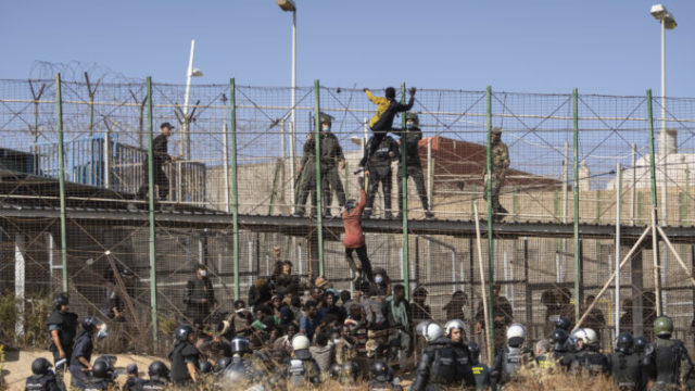 487944_spain_morocco_migrants_88091 682de59fcffd428d9d76cfd7e798dc26 676x451.jpg