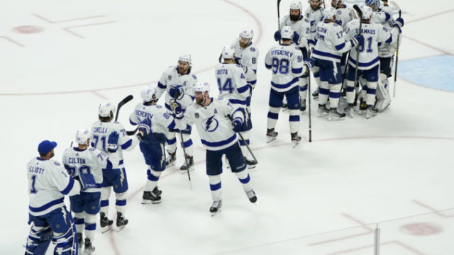 487950_stanley_cup_lightning_avalanche_hockey_25260 b6f2c81dd6fb46e0897fb4905807c885 676x451.jpg