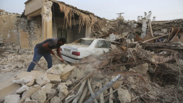 488328_iran_earthquake_99244 46720c387e5d4470b20e18beddfec0e4 676x451.jpg