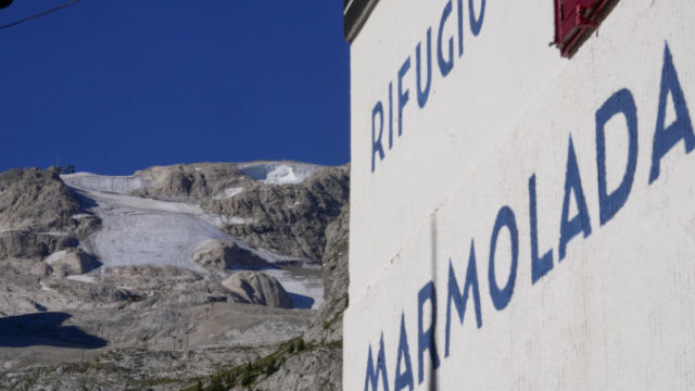 488635_italy_glacier_hikers_killed_02900 375fcd926c5943a286261f7cd36c2029 676x451.jpg
