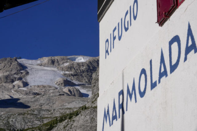 488635_italy_glacier_hikers_killed_02900 375fcd926c5943a286261f7cd36c2029 676x451.jpg