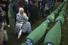 488793_aptopix_bosnia_srebrenica_anniversary_60475 2975e1d355d840c69c1961757754e449 676x451.jpg