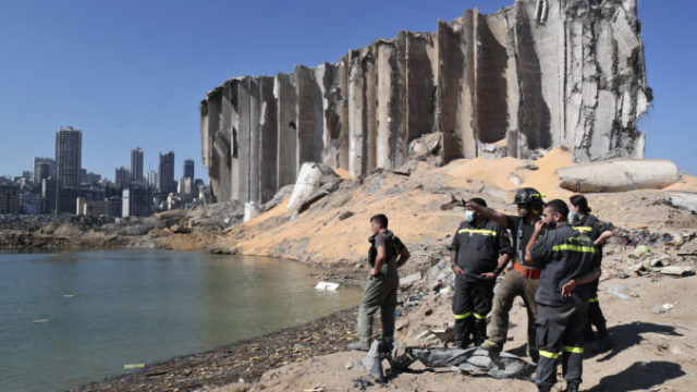 489004_lebanon_port_blast_91438 f042c3ce10df4638bda9a5235f36f792 676x451.jpg