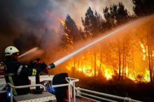 489048_europe_france_wildfires_44867 b4eee17908f740a7873a01efc6723999 676x451.jpg