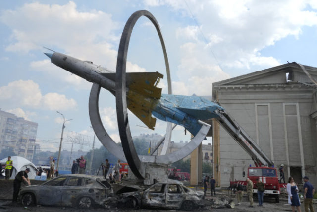 489482_aptopix_russia_ukraine_war_73370 64223317aed349629ad37c5b4a7bd5c7 676x451.jpg