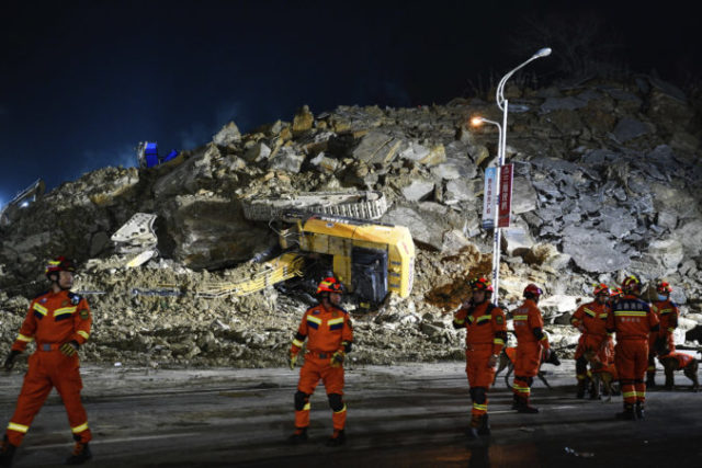 489538_china_landslide_78395 51d8d6dc097f41c7adaa9c76e71cd9f7 676x451.jpg