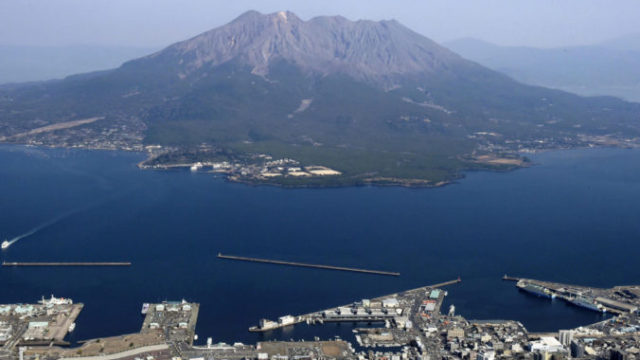 489578_japan_volcano_40693 be1eeb5e4eb34d5d85c8ebeb4910ead5 676x449.jpg