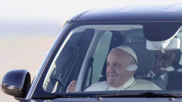 489582_italy_pope_canada_45093 f4573acd042149599e32b9530db4bd01 676x451.jpg