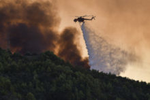 489592_greece_wildfires_70344 8cf80ad2df2e4558bfae4e04ae92ad0b 676x451.jpg