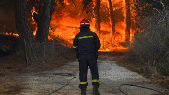 489608_greece_wildfires_83407 23a76d4ce2ca41768676f2ff801389ad 676x451.jpg