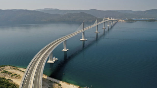 489703_croatia_bridge_36913 9141c34e73124ccf9f05957d33f8b9f3 676x451.jpg