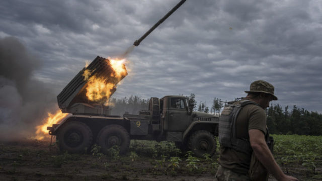 490173_aptopix_russia_ukraine_war_27069 2cb0f3512bfe407dab66ed18dbb9cf6a 676x451.jpg