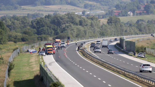 490225_croatia_bus_crash_27298 ae87e820b06d4601ba4c7563c7a29aee 676x451.jpg