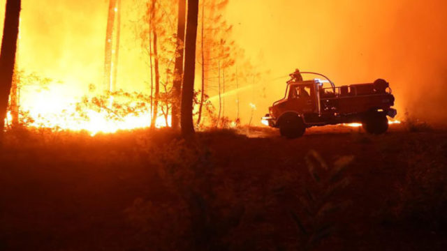 490439_france_wildfires_64913 a6b12c8bacc241a89ea9cfcaa581372c 676x450.jpg