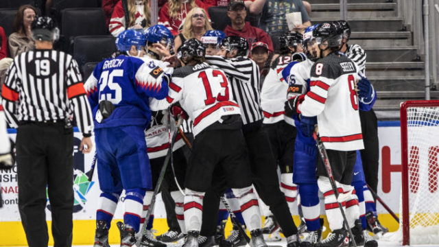 490485_junior_hockey_canada_slovakia_48434 b9e5e678e5a3465db938d0fd061717e4 676x450.jpg